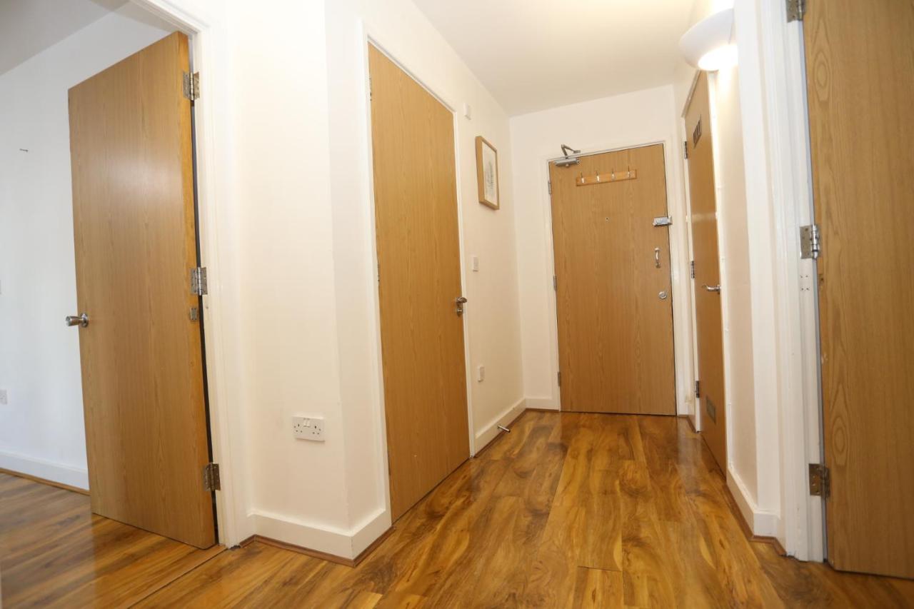 Lovely View 2 Beds 2 Bath Apartment, לונדון מראה חיצוני תמונה